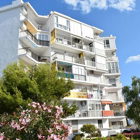 Edf. Delfin 5º4 * Nerja